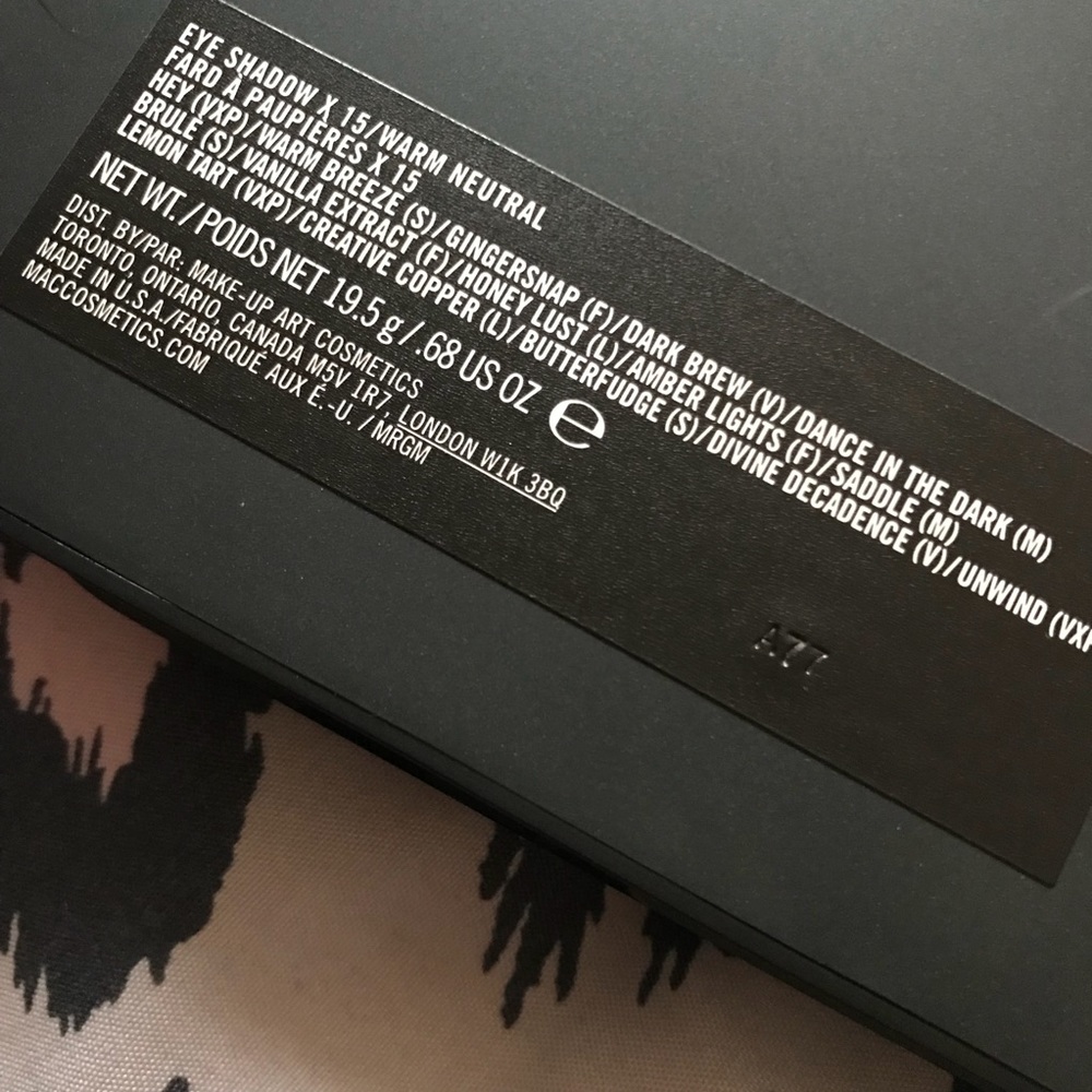 MAC COSMETICS EYESHADOW PALETTE - Picture 4 of 8